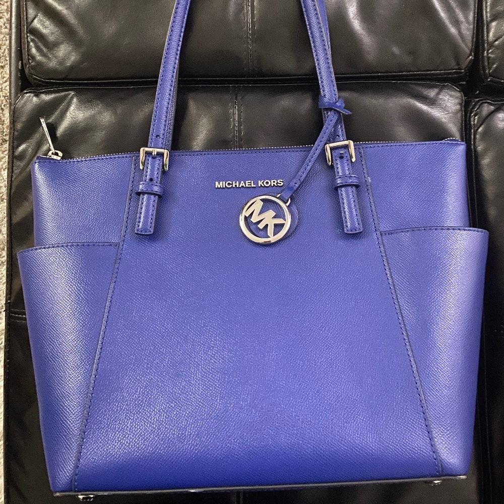 Michael Kors Jet Set Tote Bag